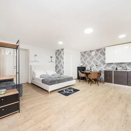 Lussia Apartman *