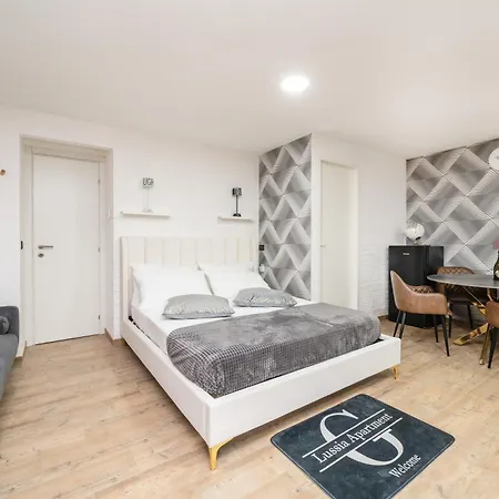 Lussia Apartman *